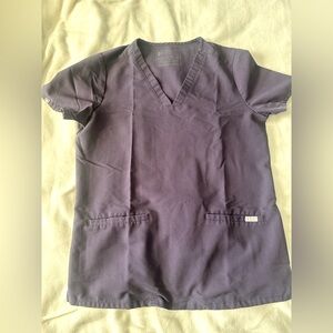 Figs Casma Scrub top size small in purple haze